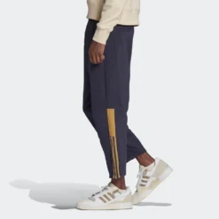 Adidas Sportswear Pantalons Dentraînement Regular Pantalon De Sport Tiro Homme Bleu Foncé -ADIDAS PERFORMANCE Soldes 0458a6c5693c382ce1e15834e3716ccd