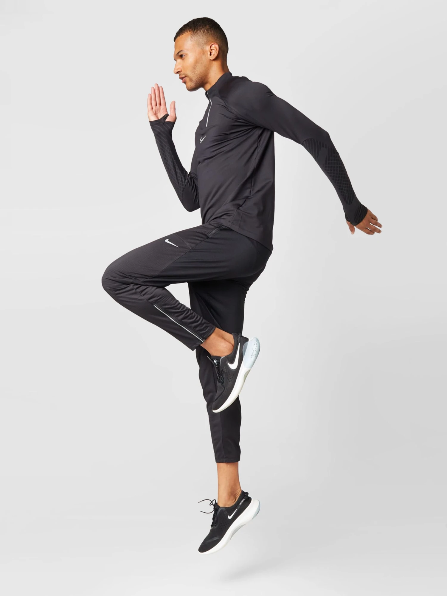 Nike Hauts Fonctionnels T-Shirt Fonctionnel Homme Noir 4 Nike Hauts Fonctionnels T-Shirt Fonctionnel Homme Noir – Image 4