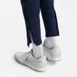 Nike Pantalons Dentraînement Coupe Slim Pantalon De Sport Paris St.-Germain Homme Bleu Nuit -ADIDAS PERFORMANCE Soldes 8a23ba9e8849fa5cc0566e4e29b9c4a4