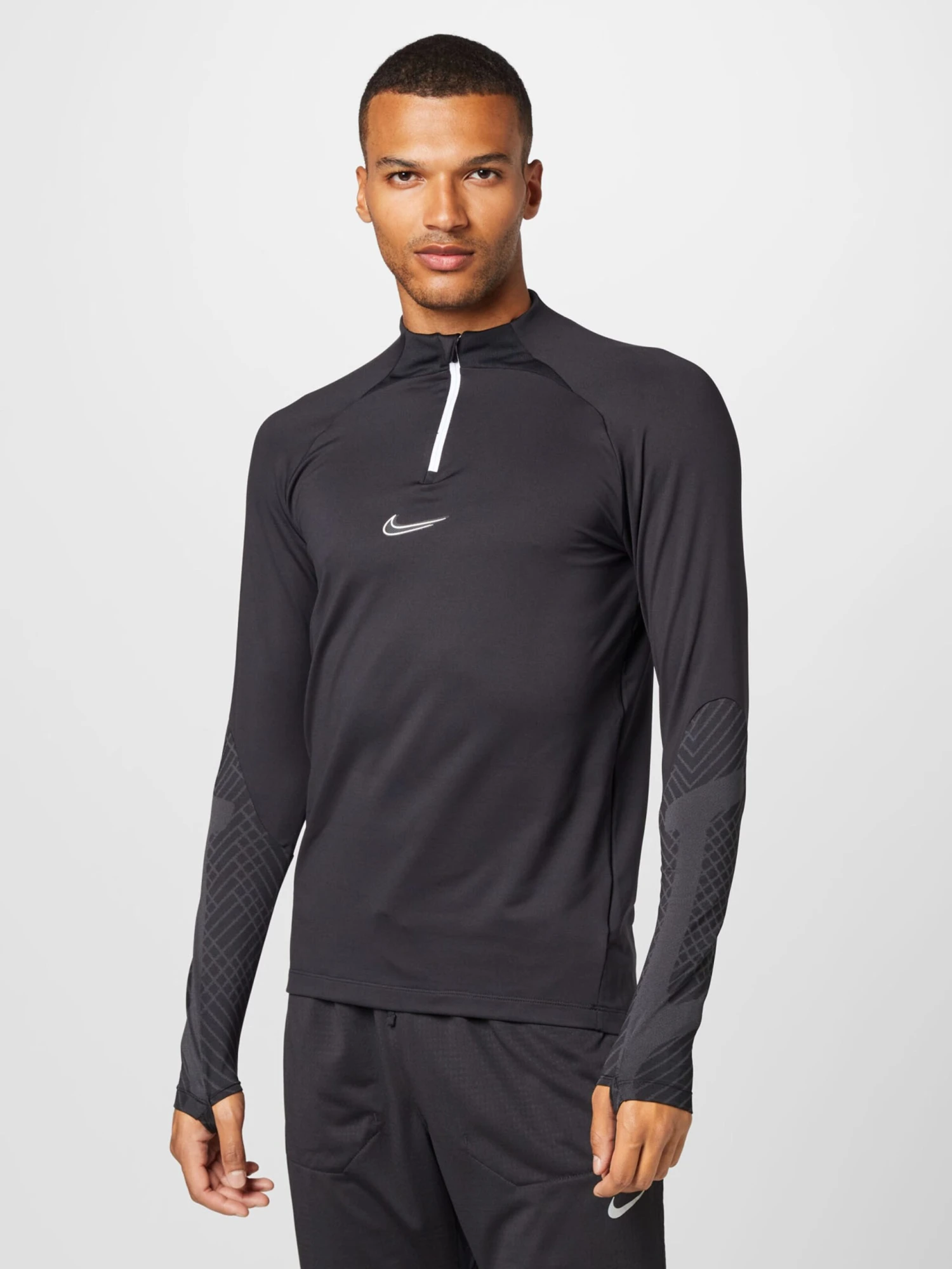 Nike Hauts Fonctionnels T-Shirt Fonctionnel Homme Noir 2 Nike Hauts Fonctionnels T-Shirt Fonctionnel Homme Noir – Image 2
