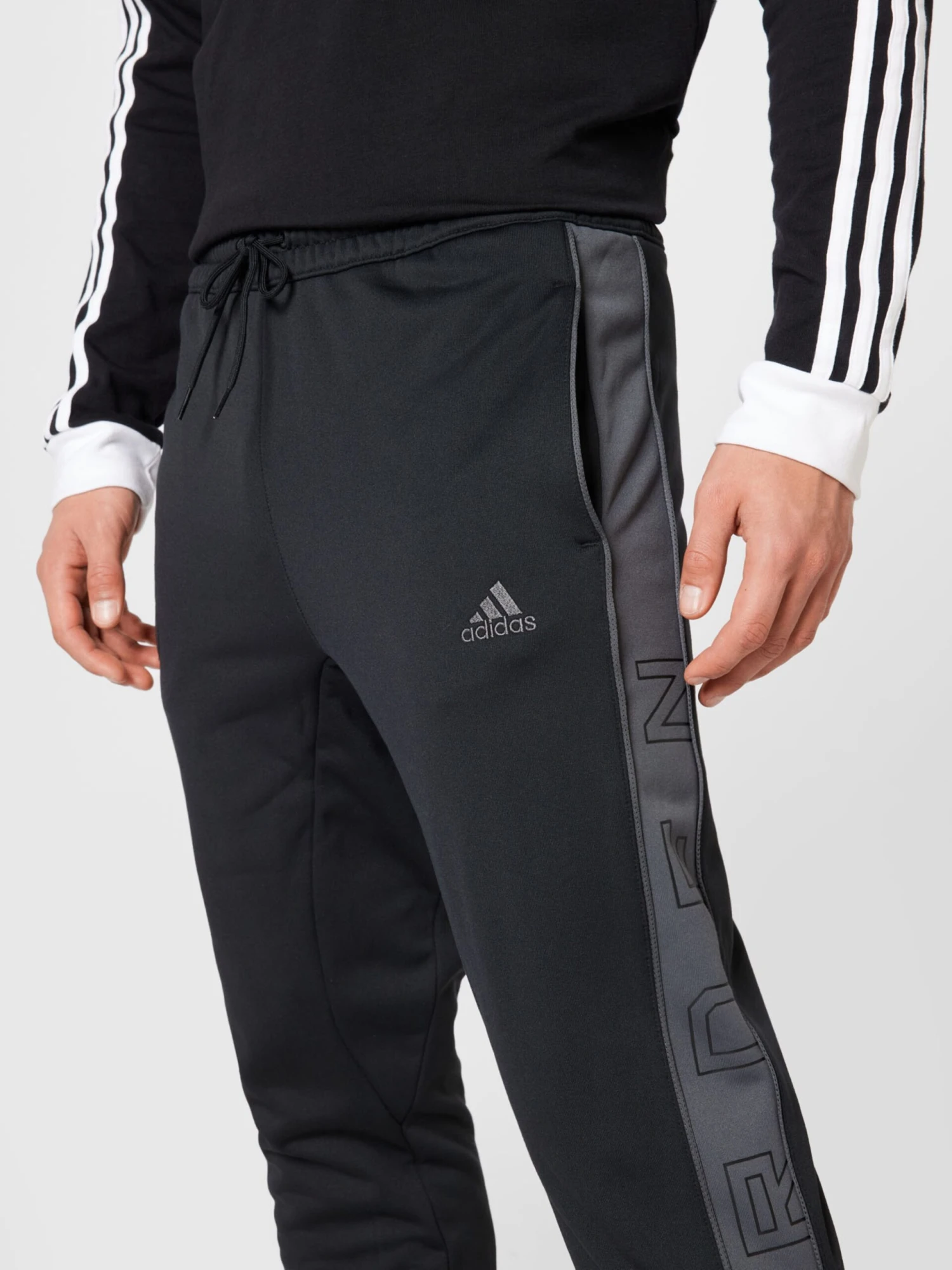 Adidas Sportswear Pantalons Dentraînement Effilé Pantalon De Sport Homme Noir 2 Adidas Sportswear Pantalons Dentraînement Effilé Pantalon De Sport Homme Noir – Image 2